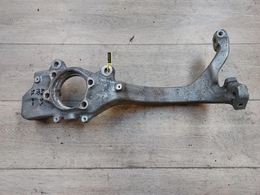 Кулак поворотный передний правый Audi A8 D3 (2002—2005)