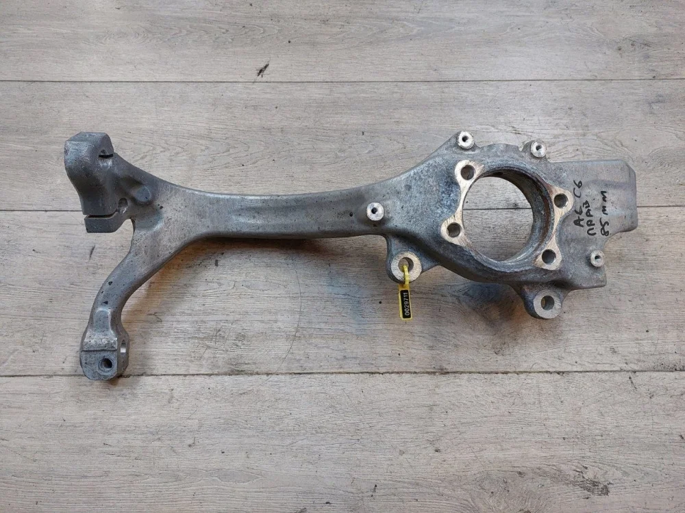 Кулак поворотный передний правый Audi A6 C6 (2004—2008)