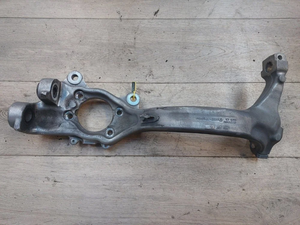 Кулак поворотный передний левый Audi A8 D3 (2002—2005)