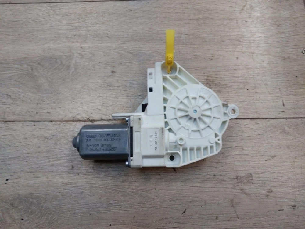 Мотор стеклоподъемника Audi A4 B8 (2007—2012)