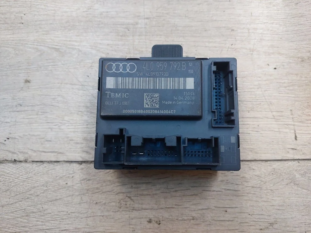 Блок управления дверью Audi Q7 4L (2005—2009)