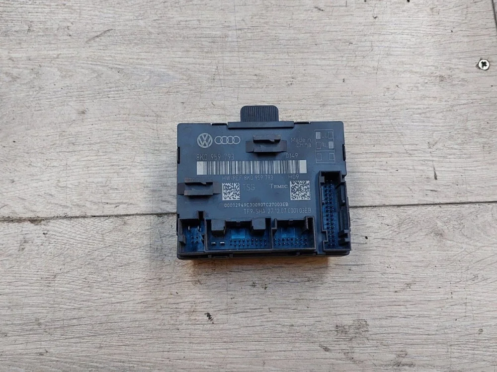 Блок управления дверью Audi A4 B8 (2007—2012)