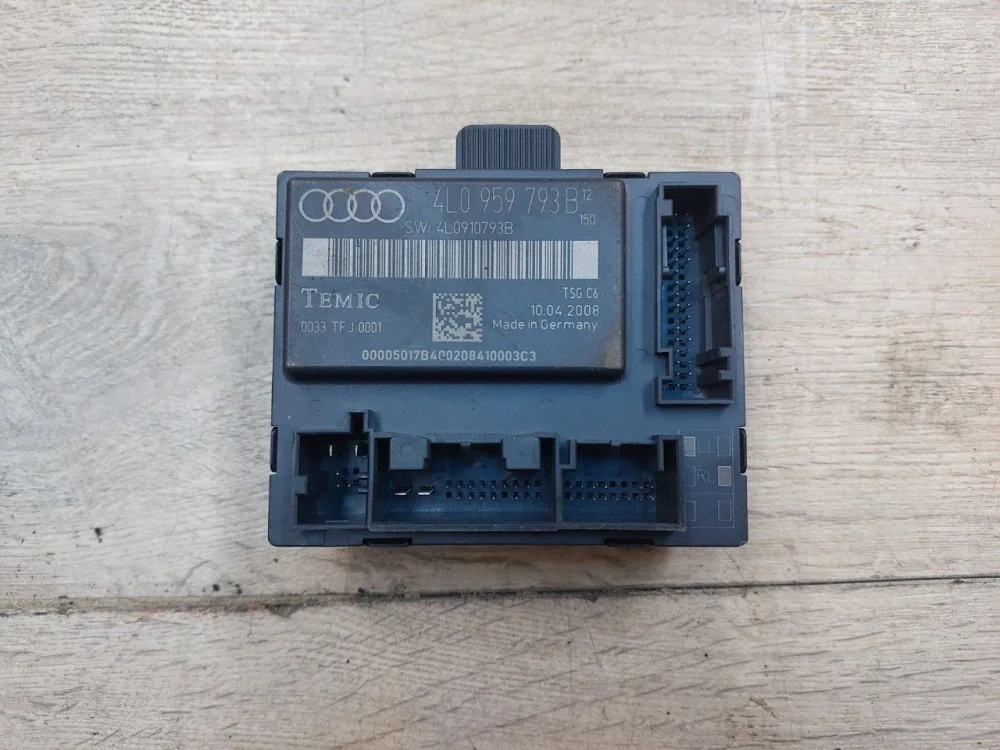 Блок управления дверью Audi Q7 4L (2005—2009)