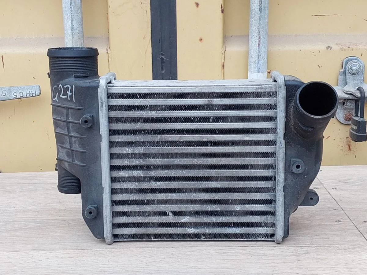 Интеркулер Audi A6 C6 (2004—2008)