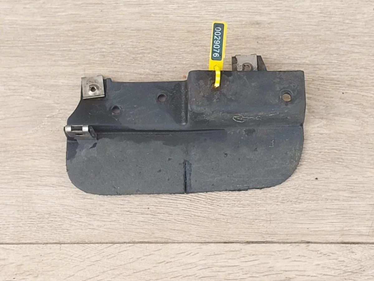 Брызговик Audi A6 C6 (2004—2008)