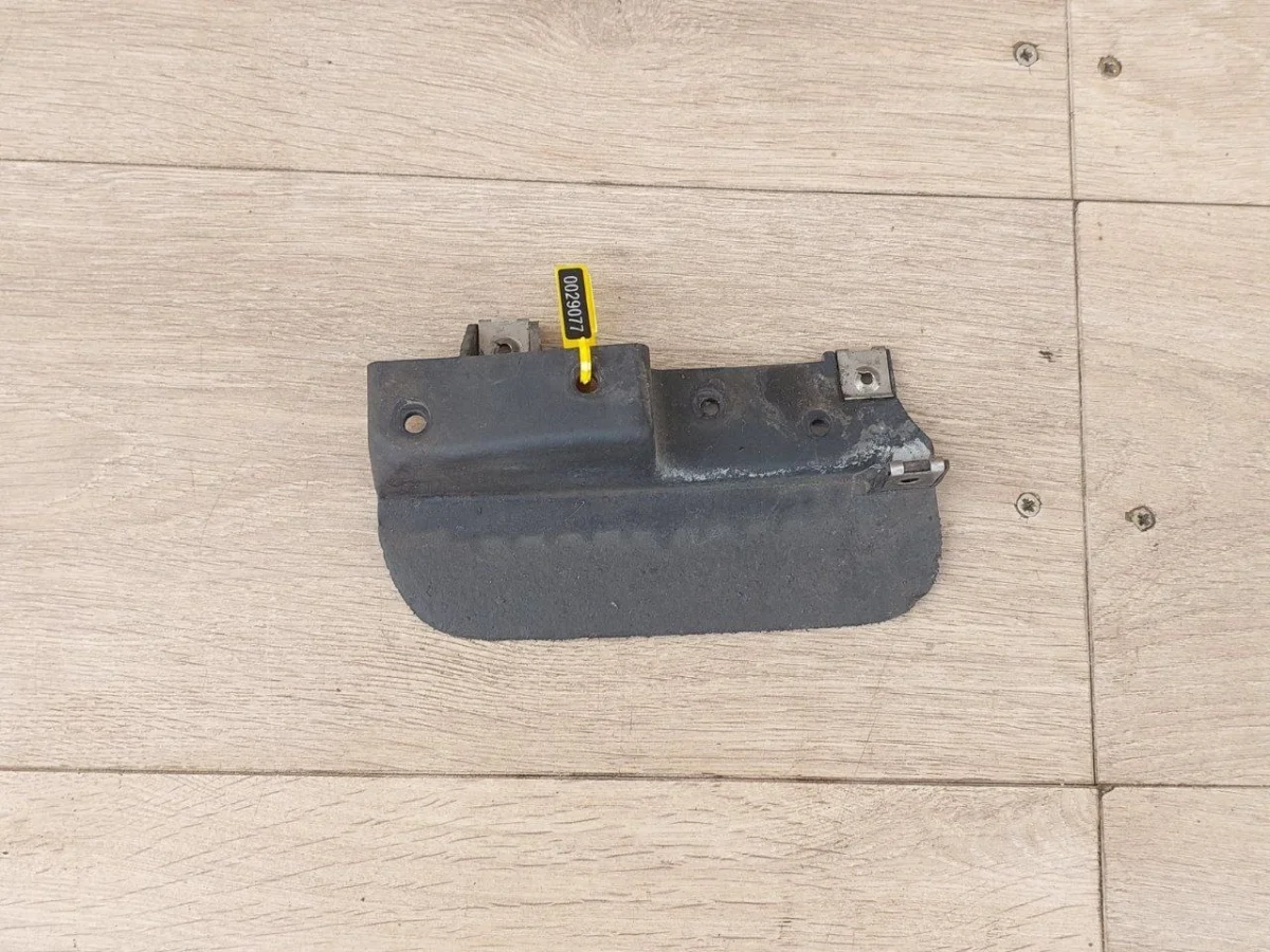 Брызговик Audi A6 C6 (2004—2008)