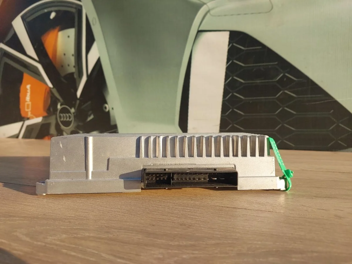 Усилитель музыки Audi A4 B8 (2007—2012)