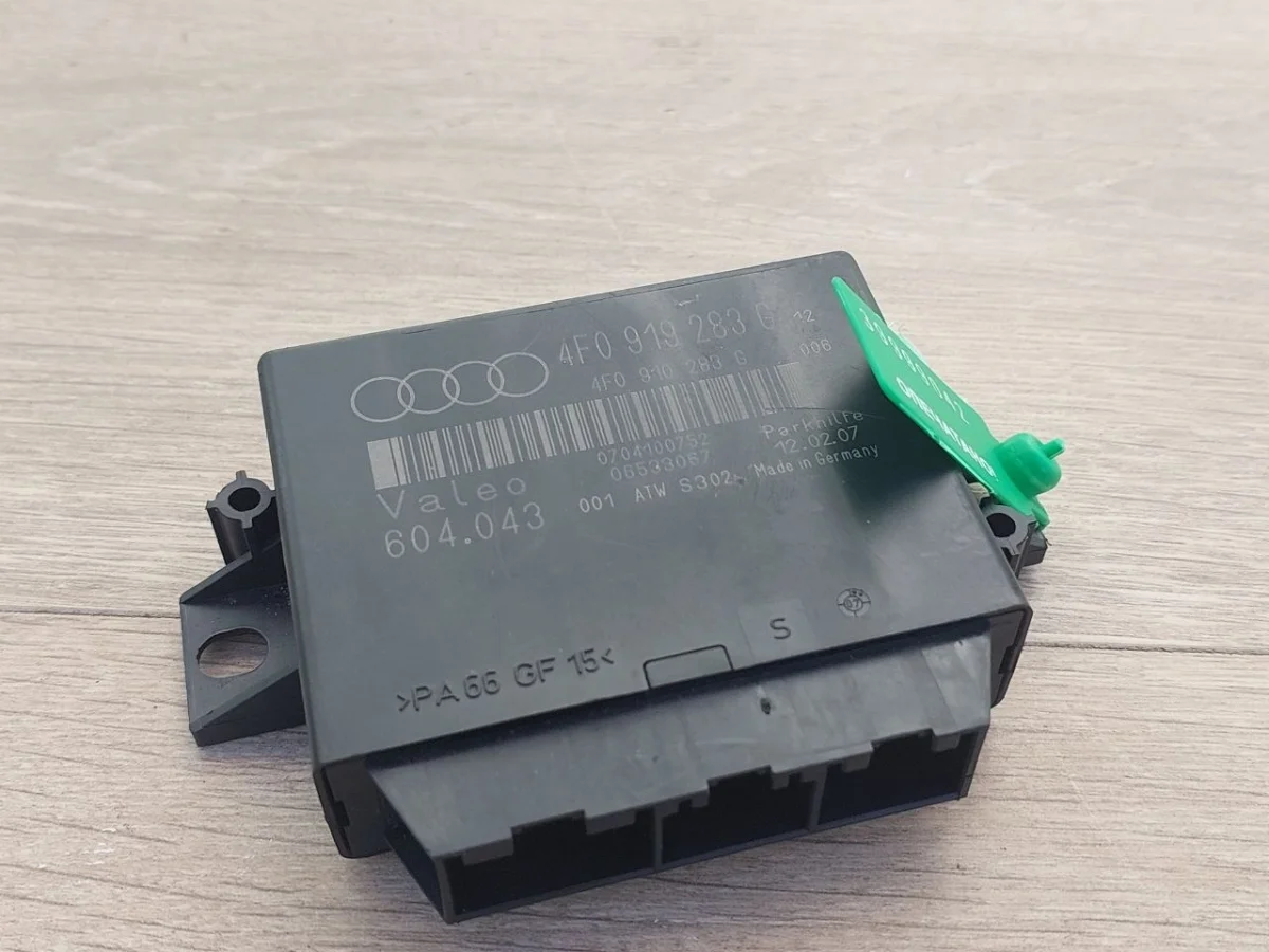 Блок управления парктроником Audi A6 C6 (2004—2008)