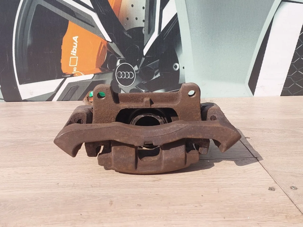 Суппорт тормозной передний правый Audi A6 C6 (2004—2008)