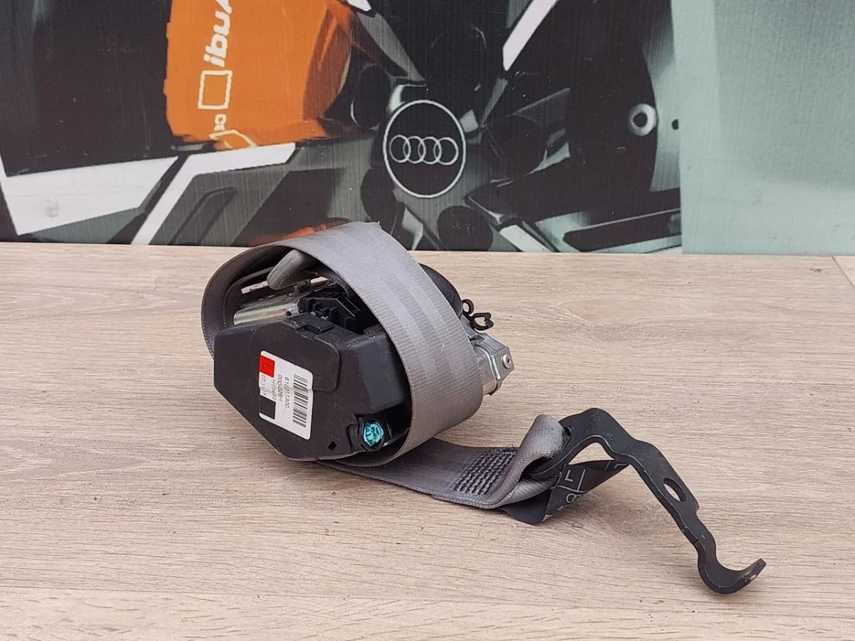 Ремень безопасности Audi A8 D3 (2002—2005)