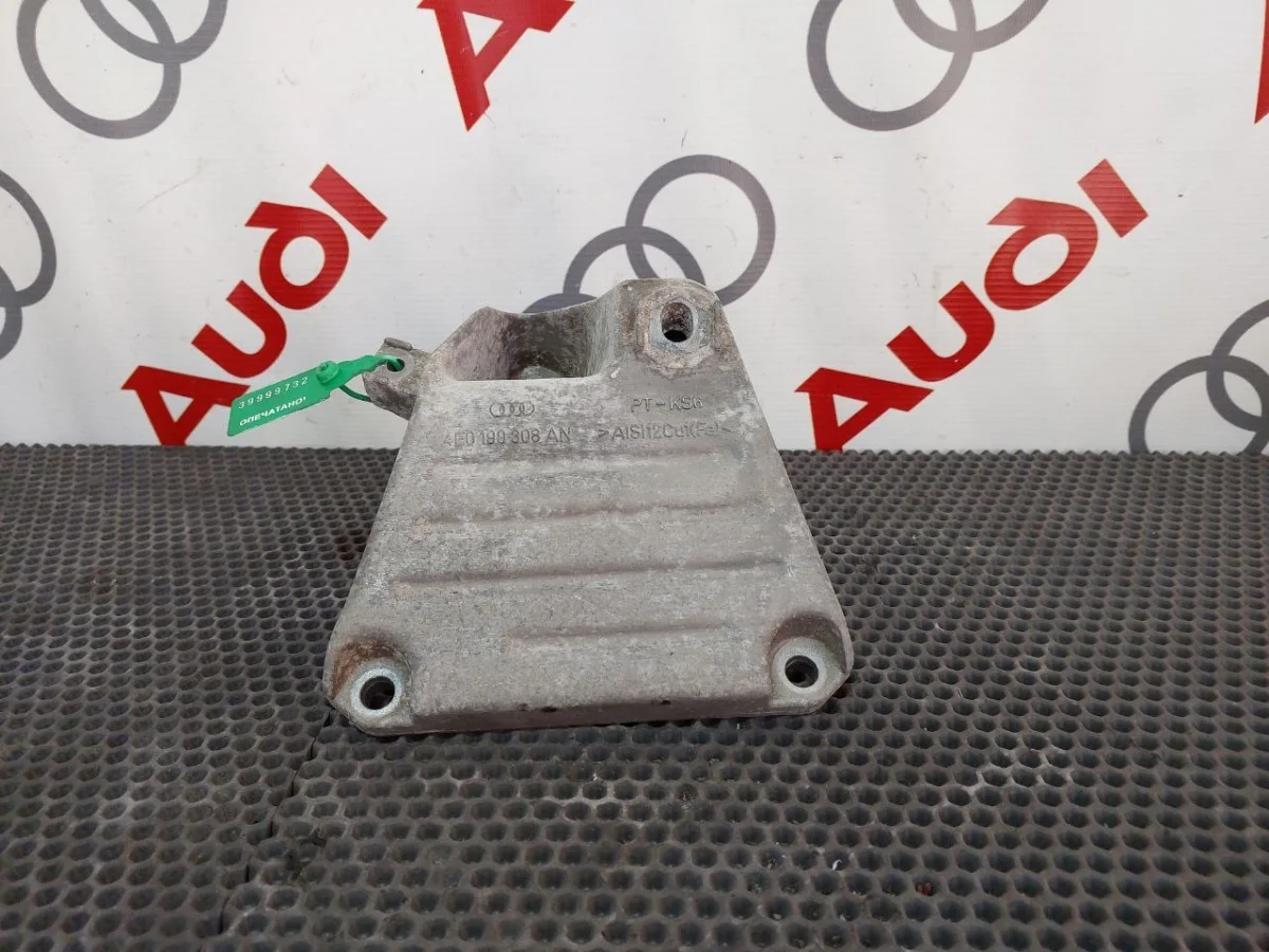 Кронштейн двигателя Audi A8 D3 (2002—2005)