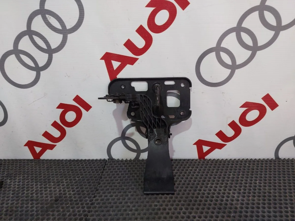 Замок капота Audi A5 I (2007—2011)