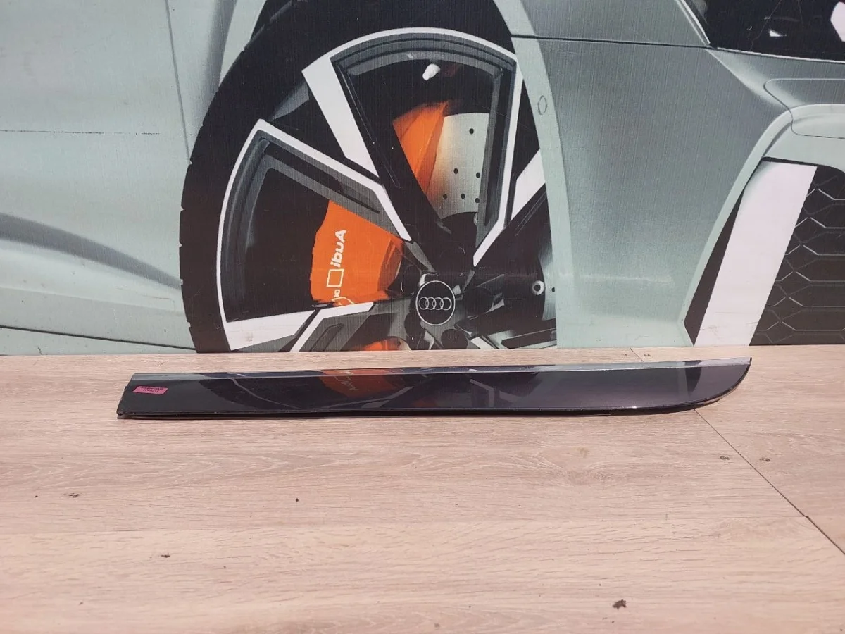 Молдинг задней левой двери Audi A6 C6 рестайлинг (2008—2011)