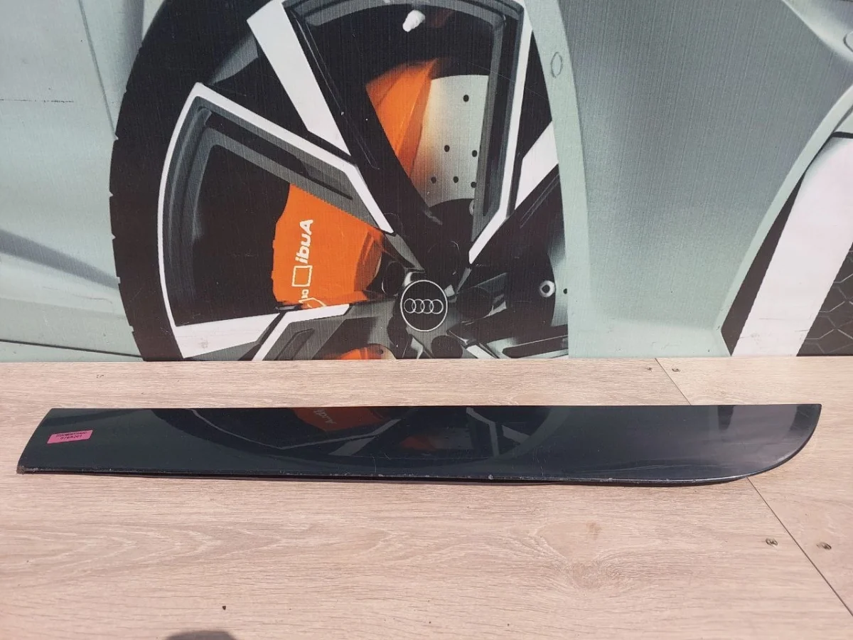 Молдинг задней левой двери Audi A6 C6 (2004—2008)