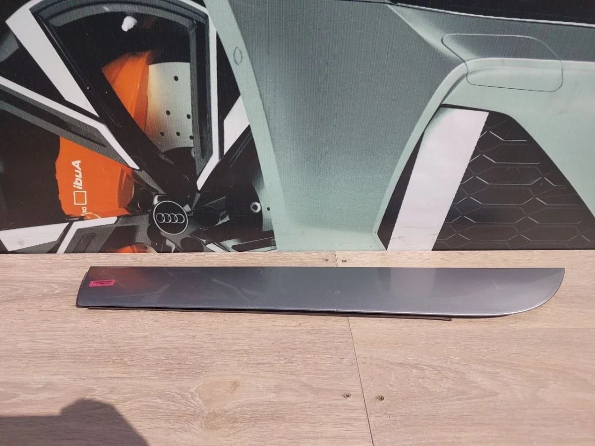 Молдинг задней левой двери Audi A6 C6 (2004—2008)