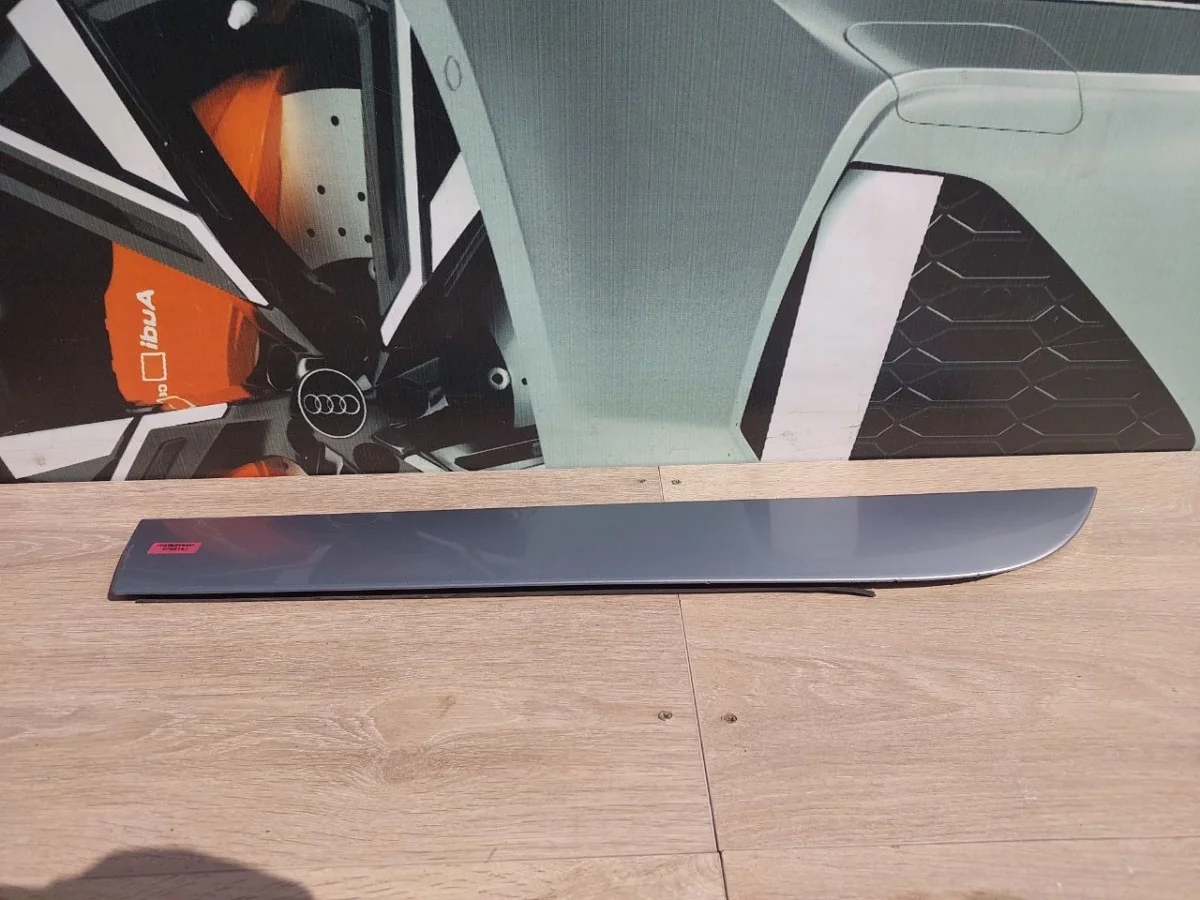 Молдинг задней левой двери Audi A6 C6 (2004—2008)