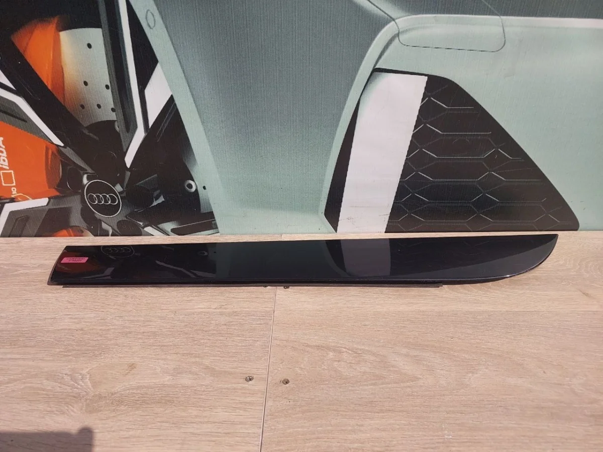 Молдинг задней левой двери Audi A6 C6 рестайлинг (2008—2011)