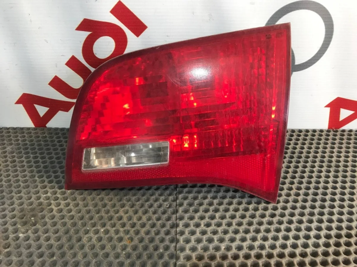 Фонарь задний внутренний правый Audi A6 C6 (2004—2008)