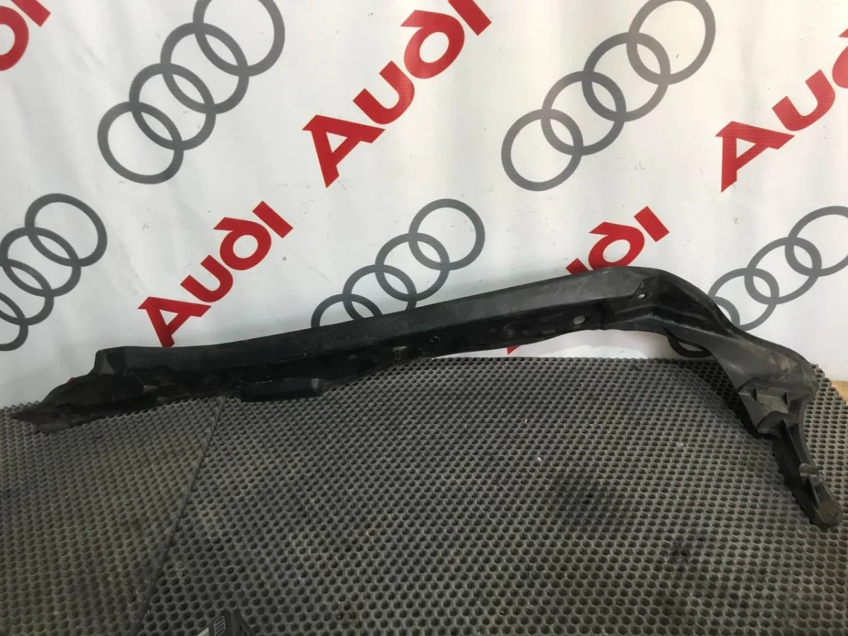 Заглушка на крыло Audi Q7 4L (2005—2009)