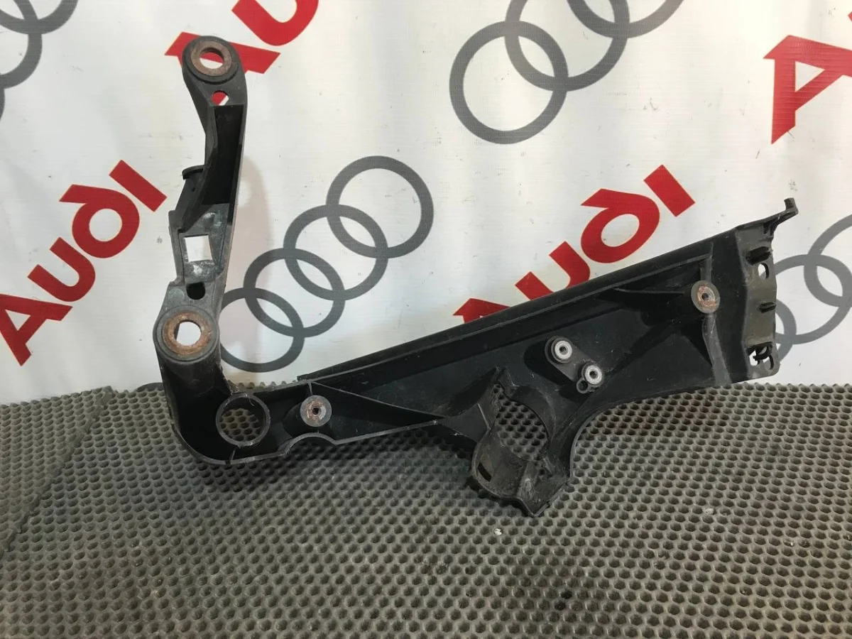 Кронштейн фар правый Audi A5 I (2007—2011)