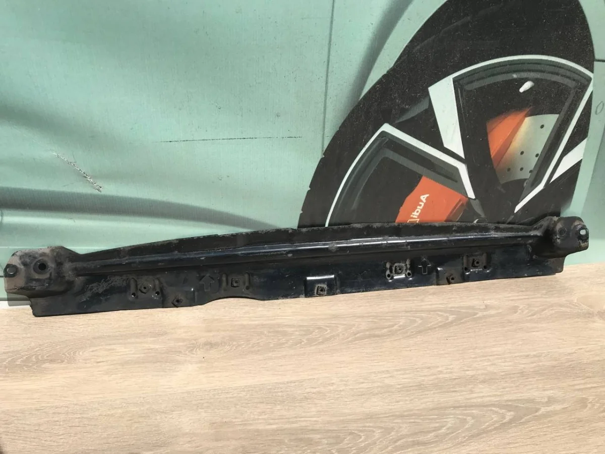 Кронштейн Audi Q7 4L (2005—2009)