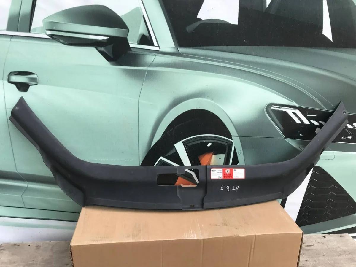 Кожух замка капота Audi Q7 4L (2005—2009)