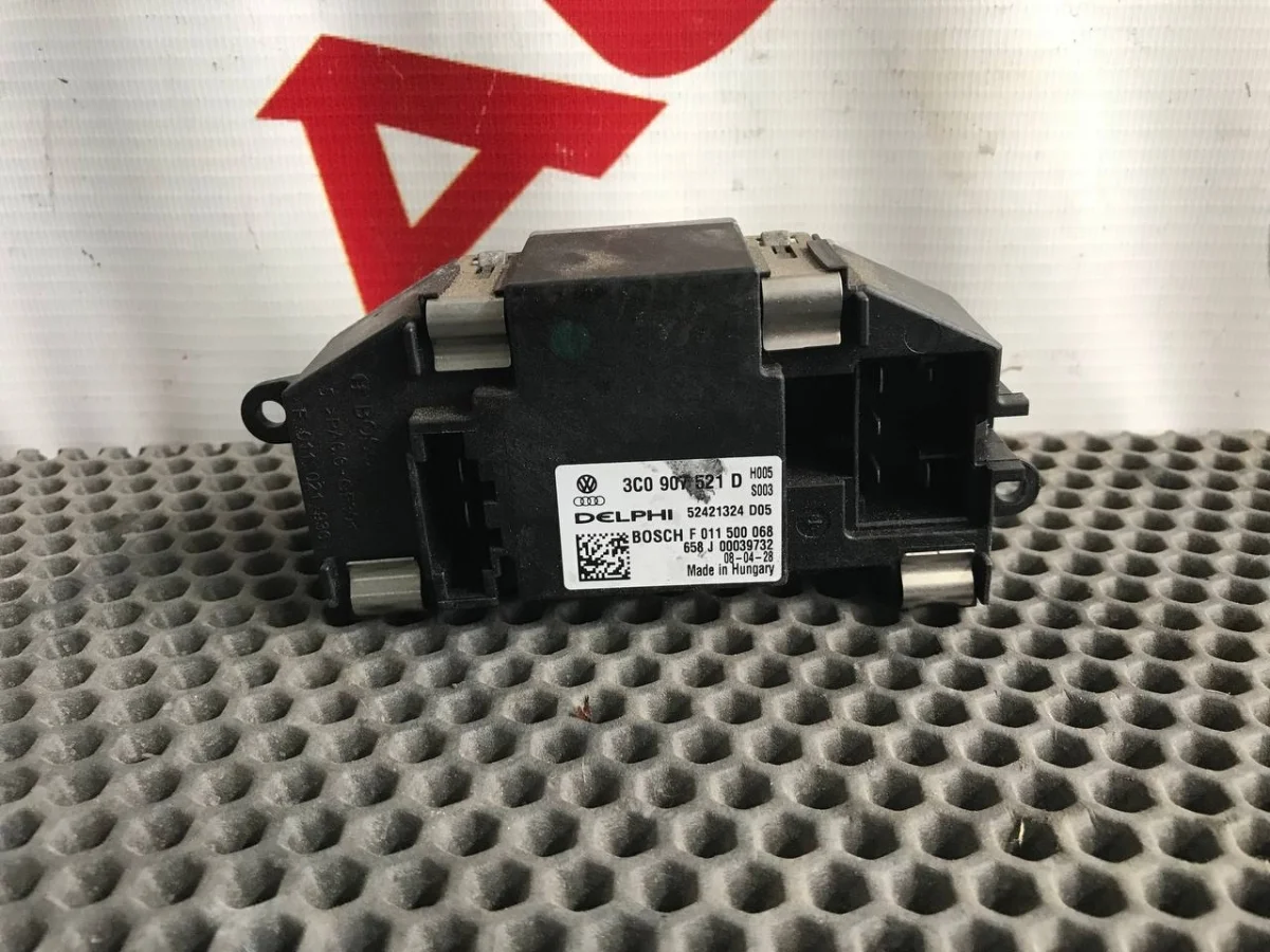 Резистор отопителя Audi Q7 4L (2005—2009)