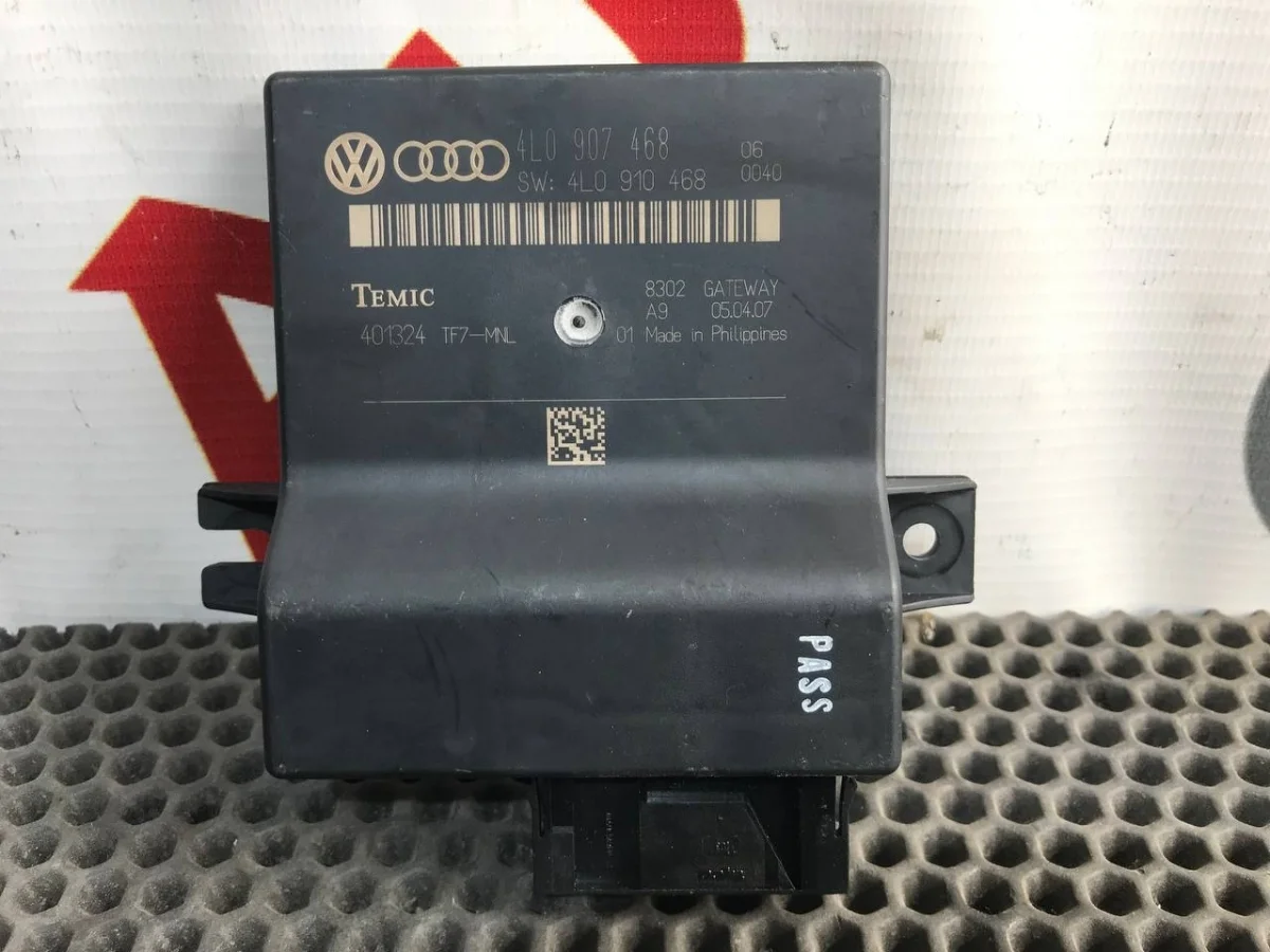 Блок электронный Audi A6 C6 (2004—2008)