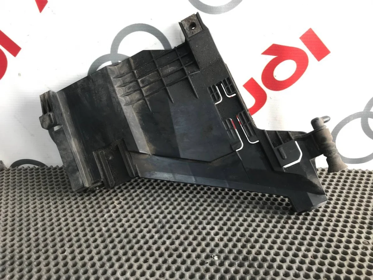 Кронштейн фар правый Audi S5 I (2007—2011)