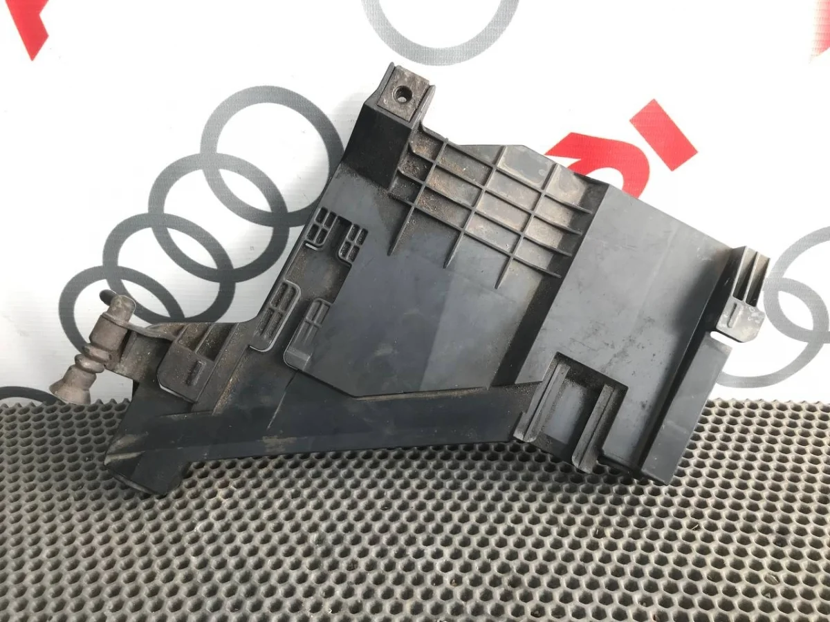 Кронштейн фар левый Audi S5 I (2007—2011)