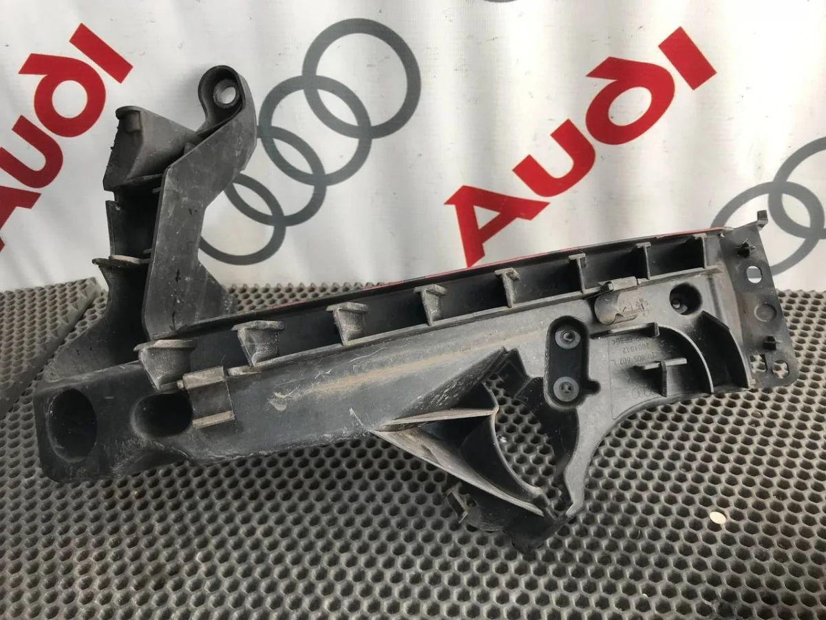 Кронштейн фар левый Audi S5 I (2007—2011)