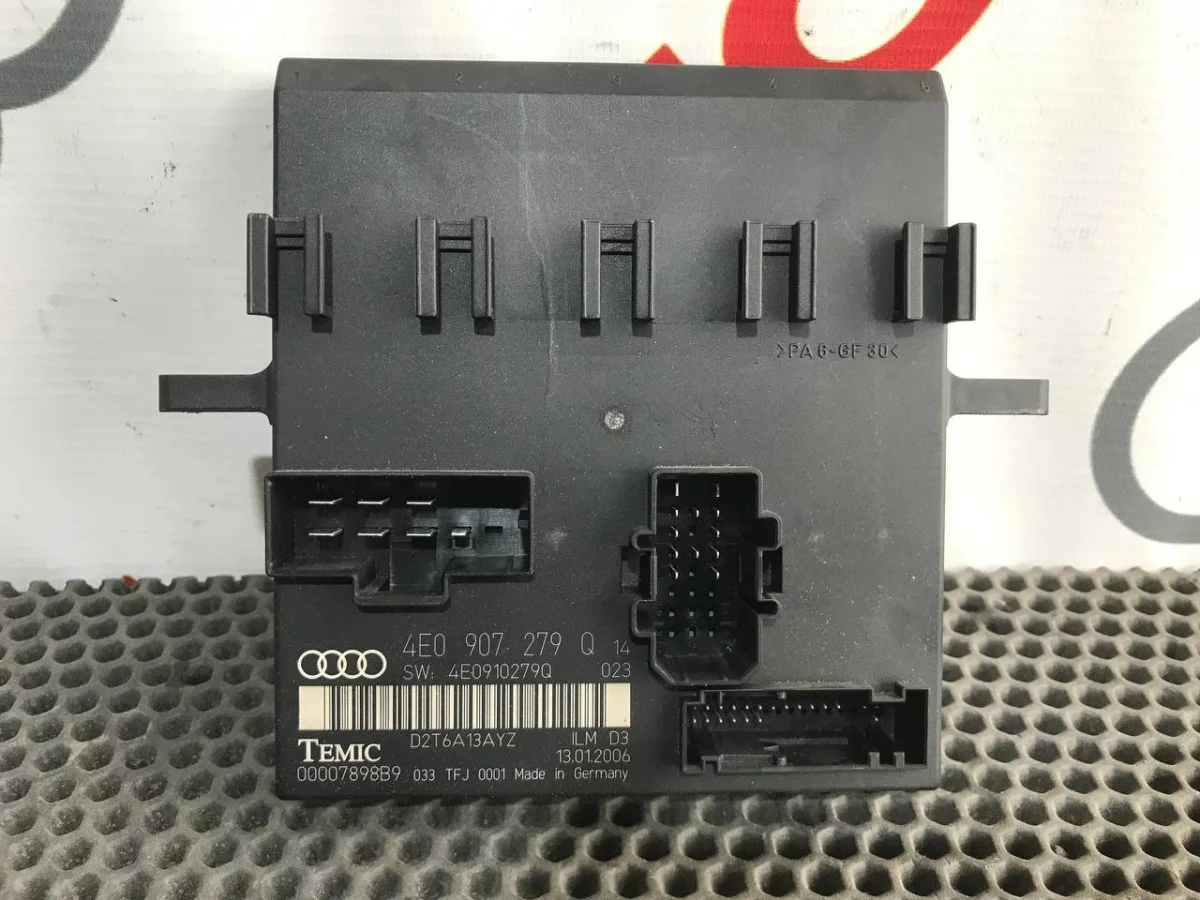 Блок электронный Audi A8 D3 (2002—2005)