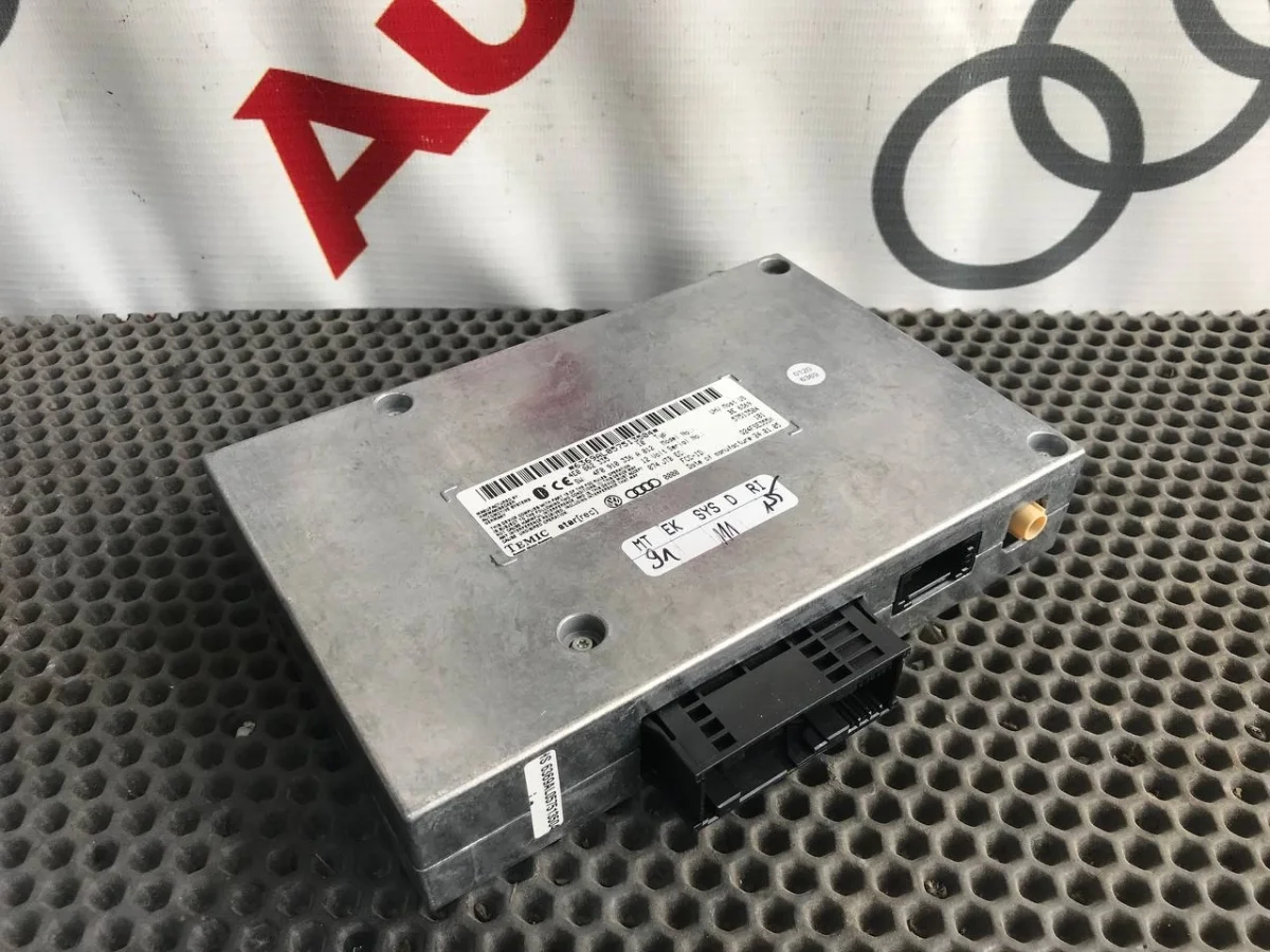 Блок электронный Audi A8 D3 (2002—2005)