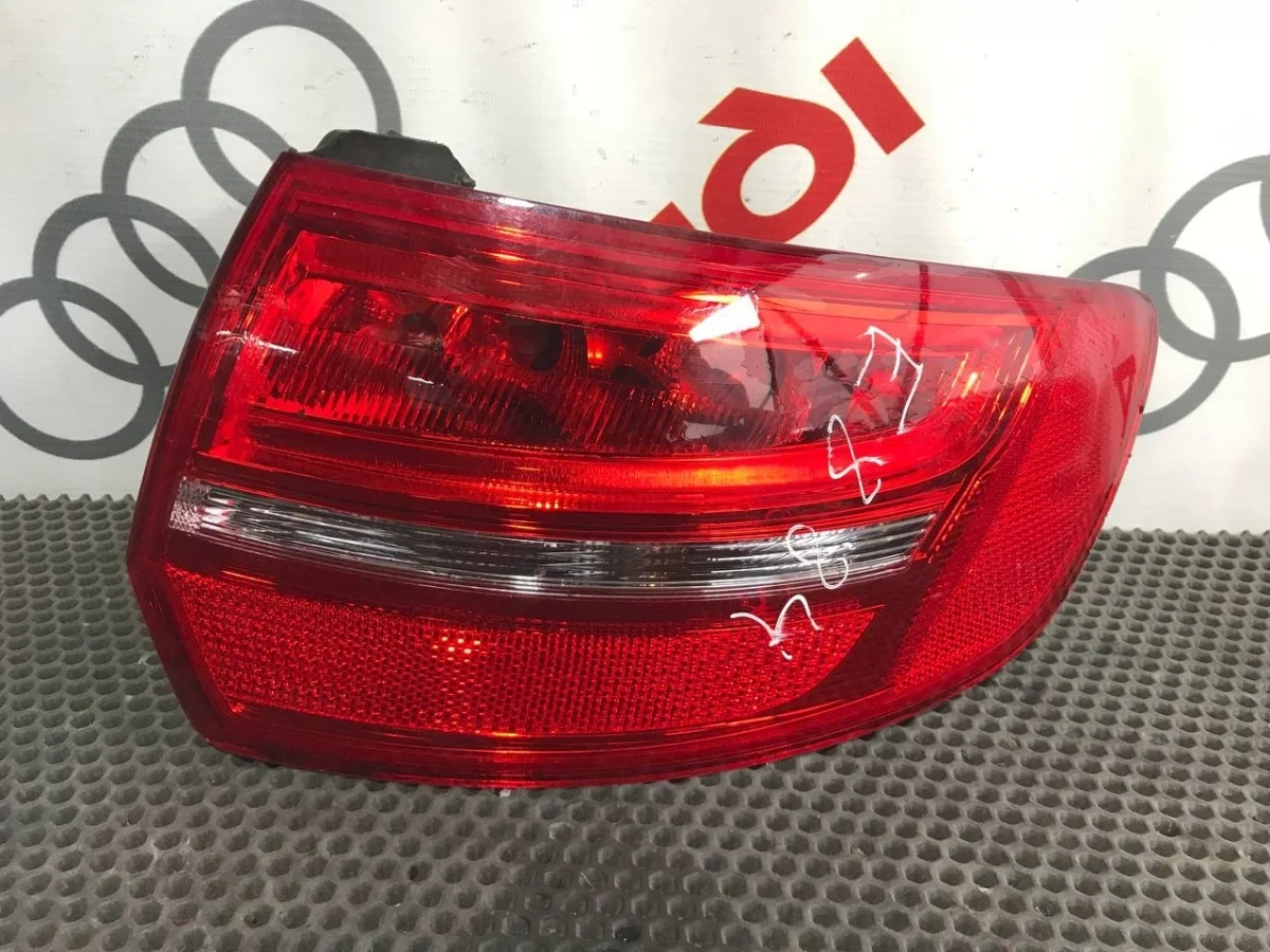 Фонарь задний наружный правый Audi A3 8P рестайлинг 2 (2008—2013)