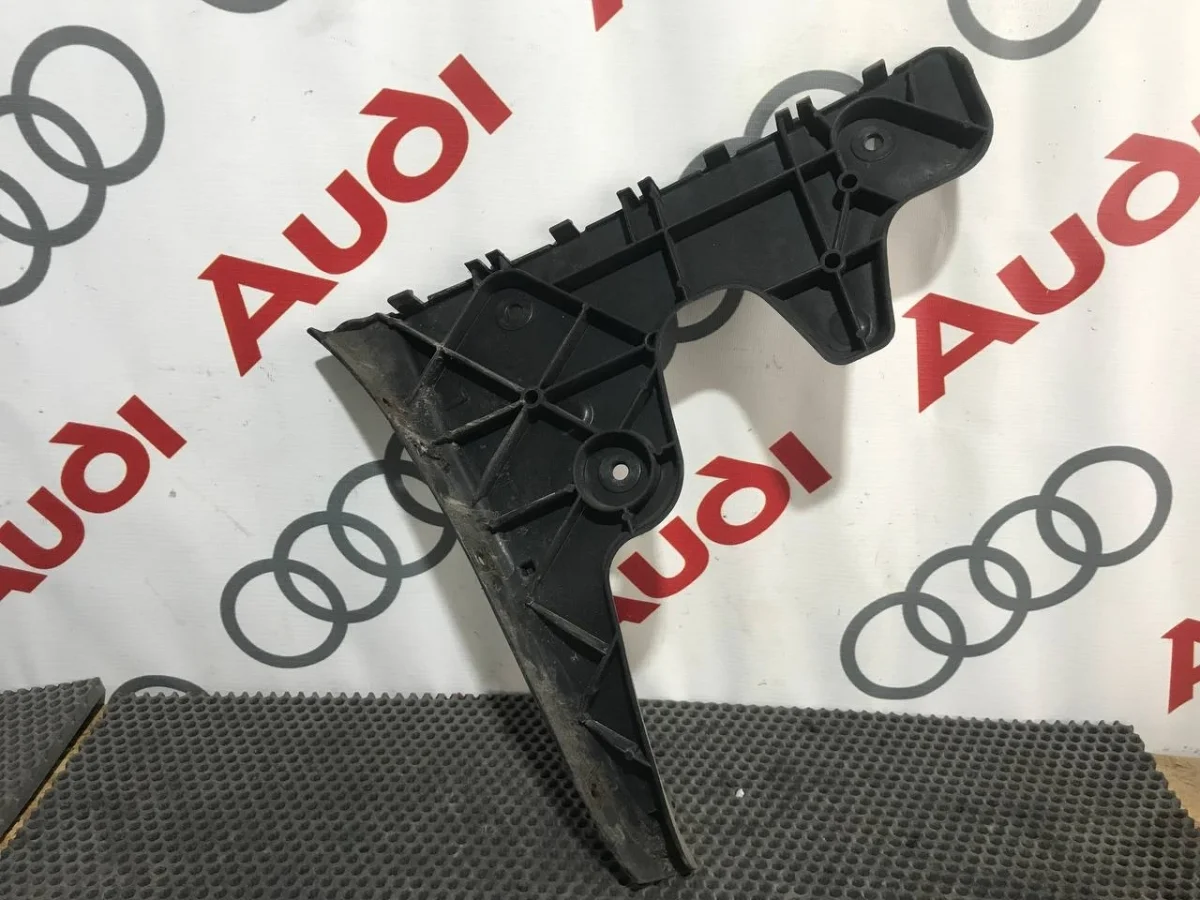Кронштейн заднего бампера левый Audi A6 C6 (2004—2008)