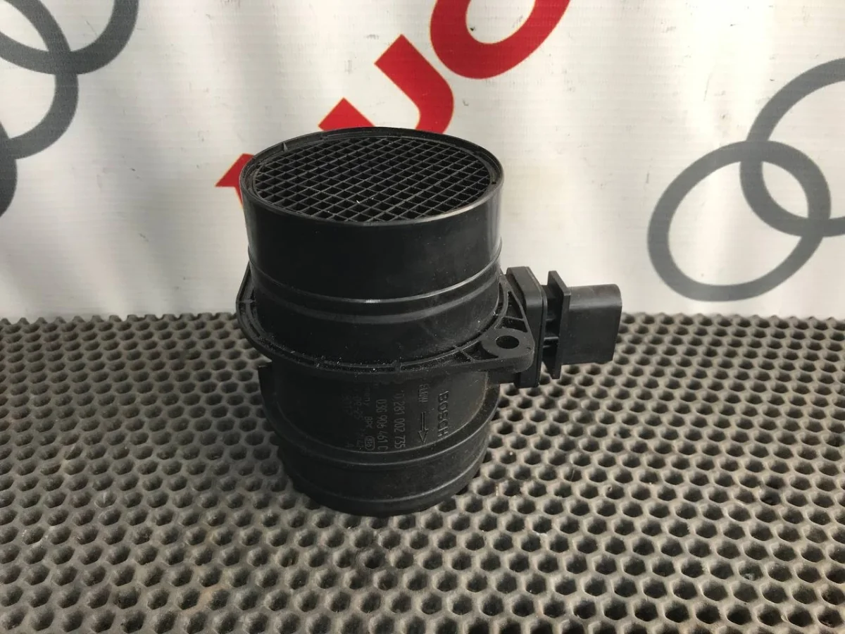 Расходомер воздуха (массметр) Audi A6 C6 (2004—2008)