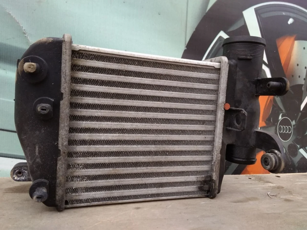 Интеркулер Audi A6 C6 (2004—2008)