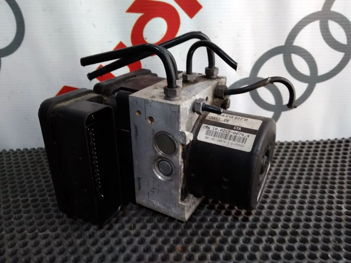 Блок ABS (насос) Audi Q7 4L (2005—2009)