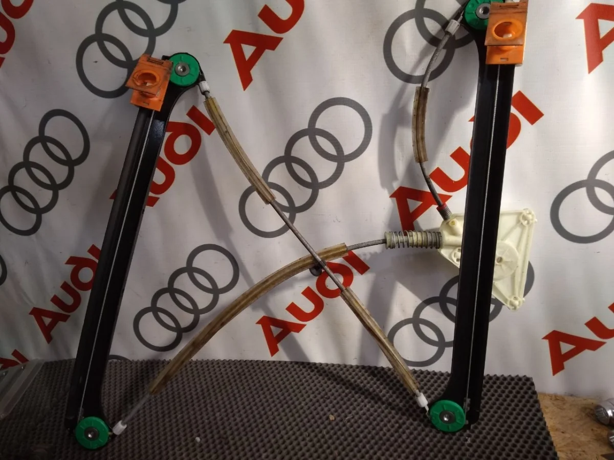 Стеклоподъемник электр. передний левый Audi A3 8P рестайлинг 2 (2008—2013)