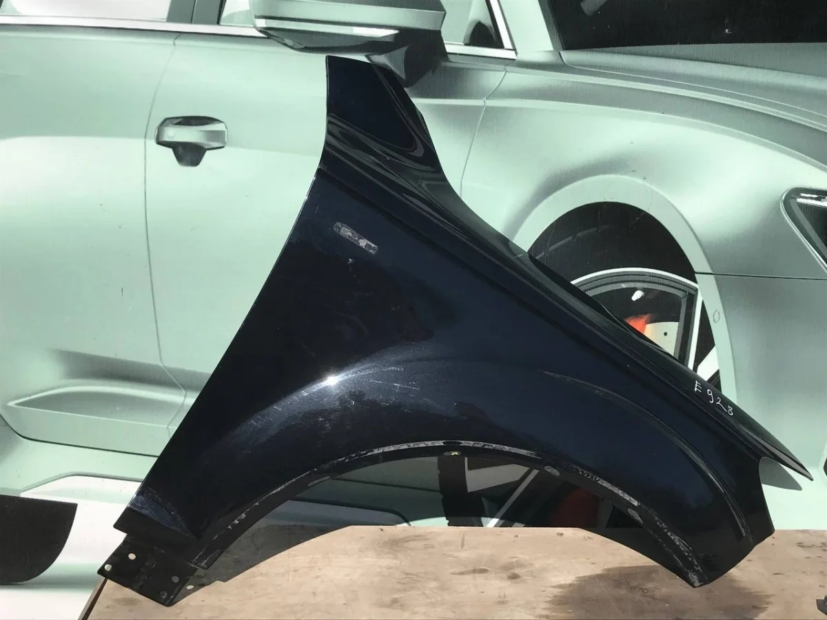 Крыло переднее правое Audi Q7 4L (2005—2009)