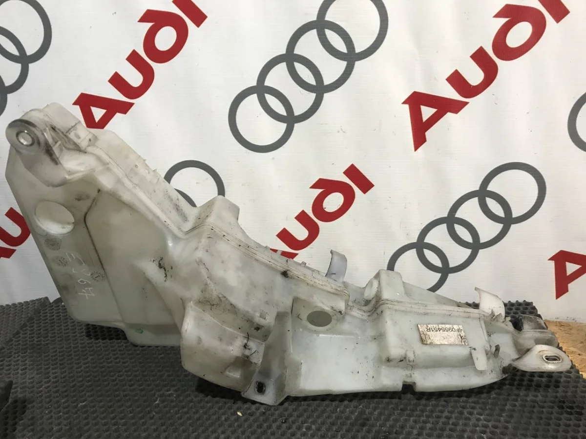 Бачок омывателя лобового стекла Audi A6 C6 (2004—2008)