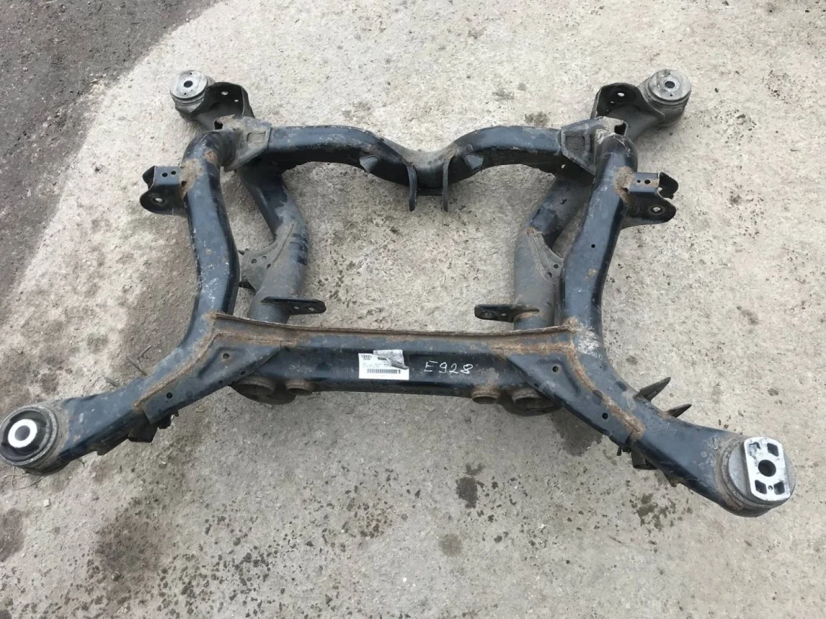 Подрамник Audi Q7 4L (2005—2009)