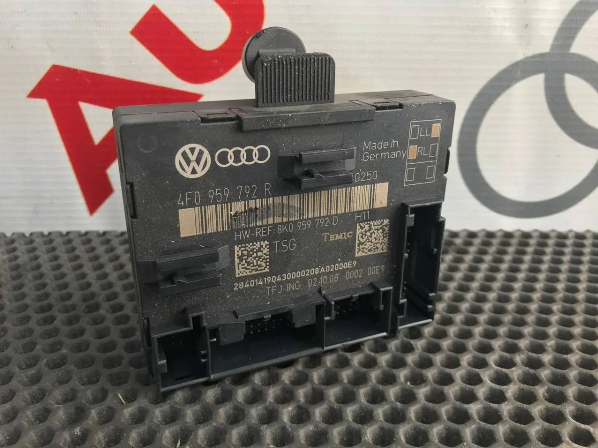 Блок электронный Audi A6 C6 (2004—2008)