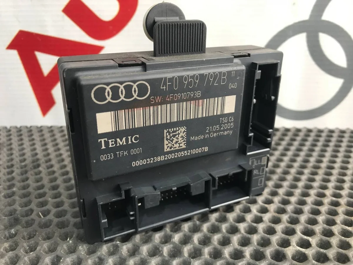 Блок электронный Audi A6 C6 (2004—2008)