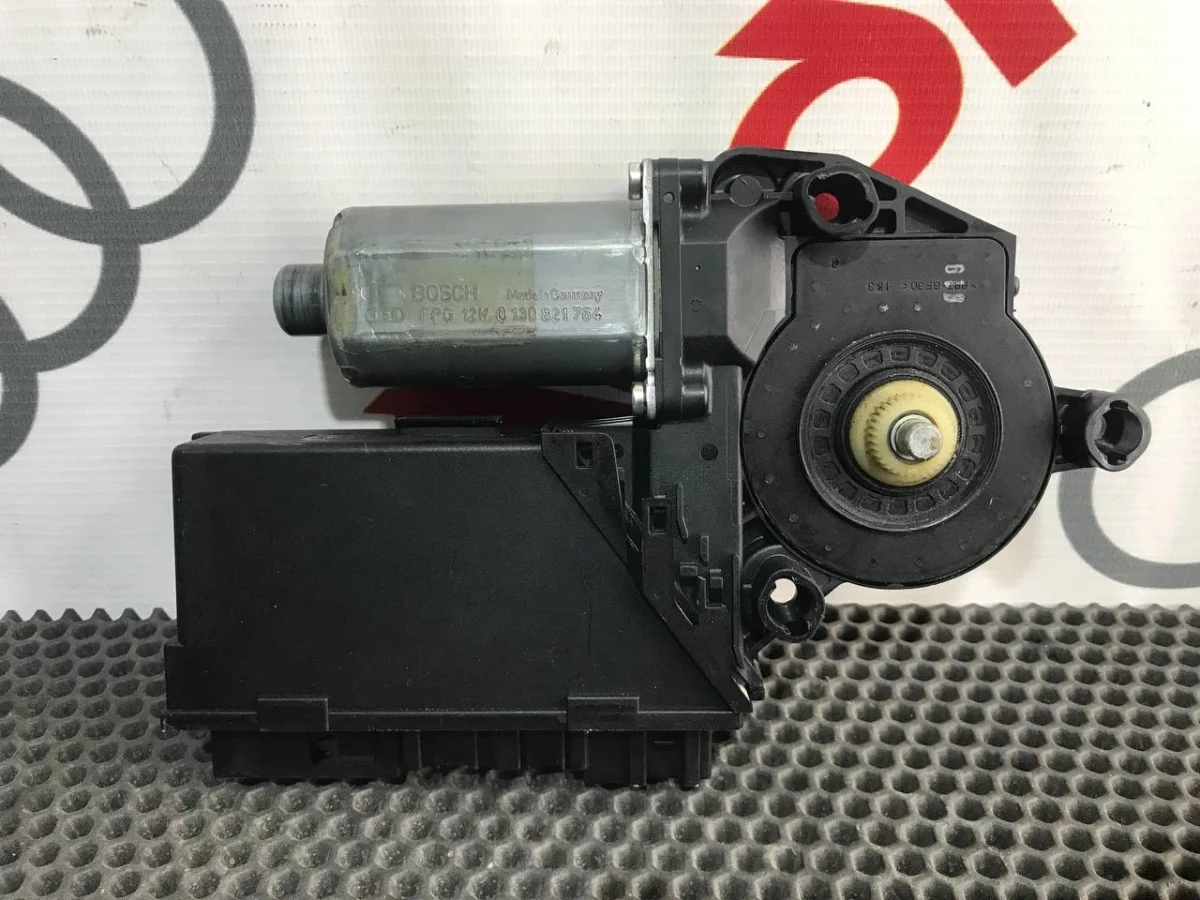 Мотор стеклоподъемника Audi A8 D3 (2002—2005)