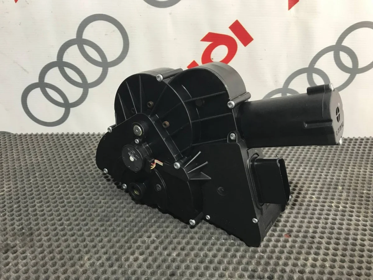 Доводчик двери Audi A8 D3 (2002—2005)