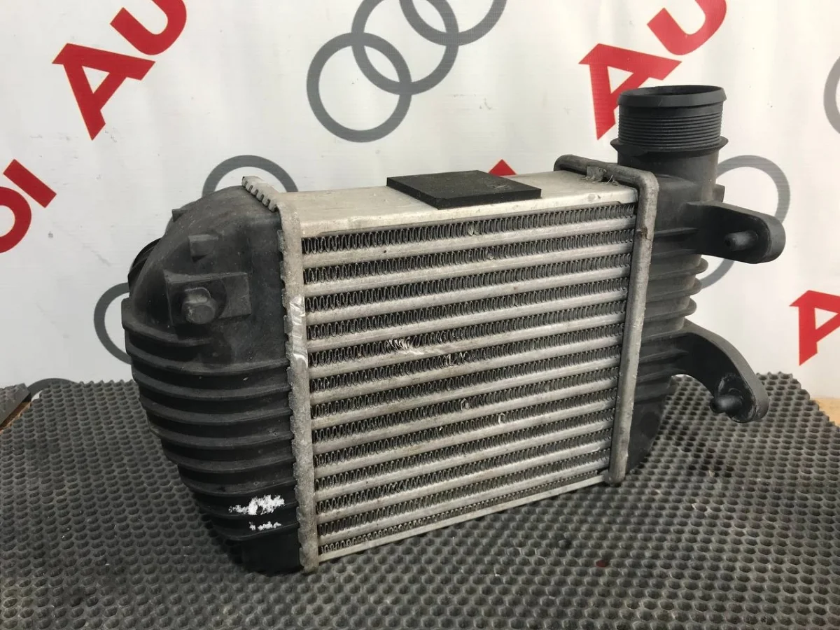 Интеркулер Audi A6 C6 (2004—2008)