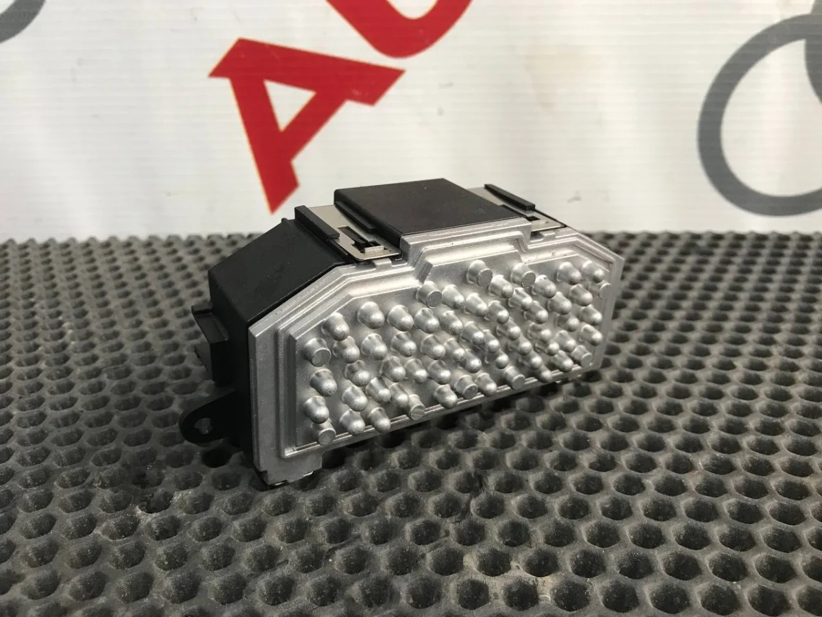 Резистор отопителя Audi A5 I (2007—2011)