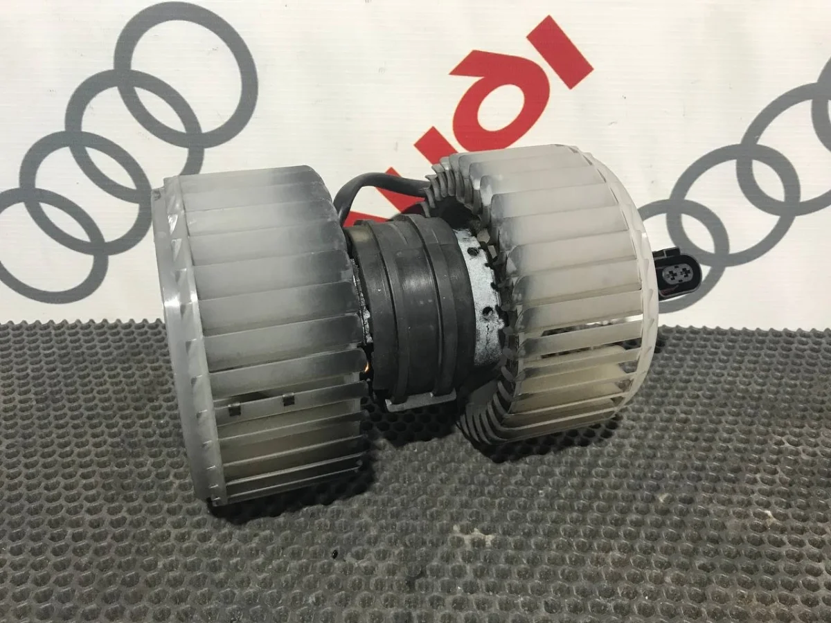 Мотор вентилятора Audi A8 D3 (2002—2005)