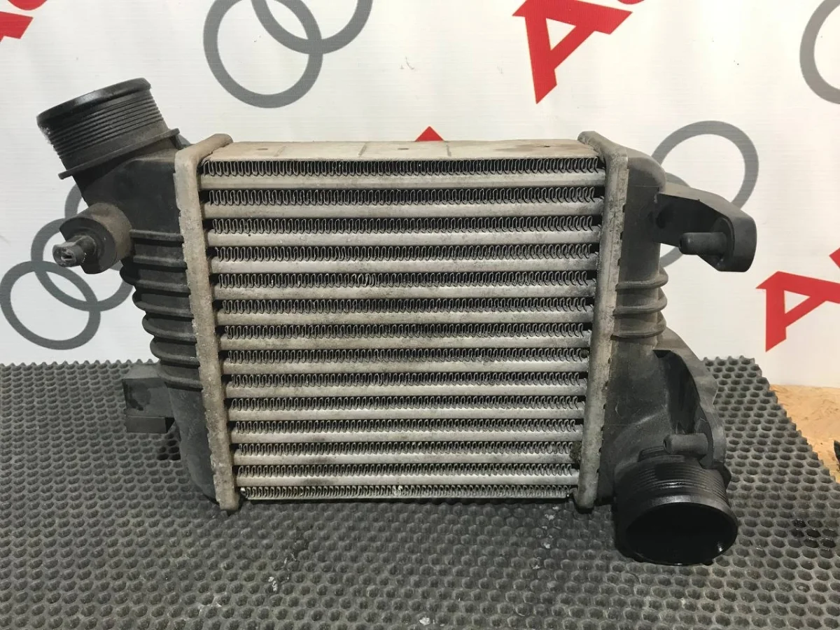 Интеркулер Audi A6 C6 рестайлинг (2008—2011)